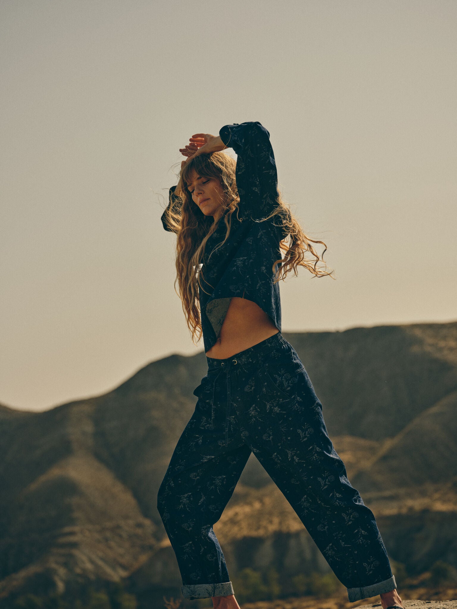 Modelshot / Dark Denim / Detail